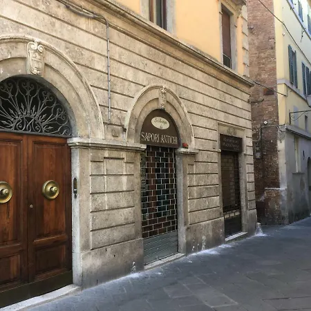 L'indipendenza, La Casa Dei Viaggiatori Homestay